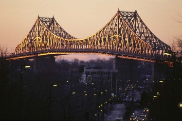  Montreal, Quebec, Canada, le pont 
Jacques- Cartier.